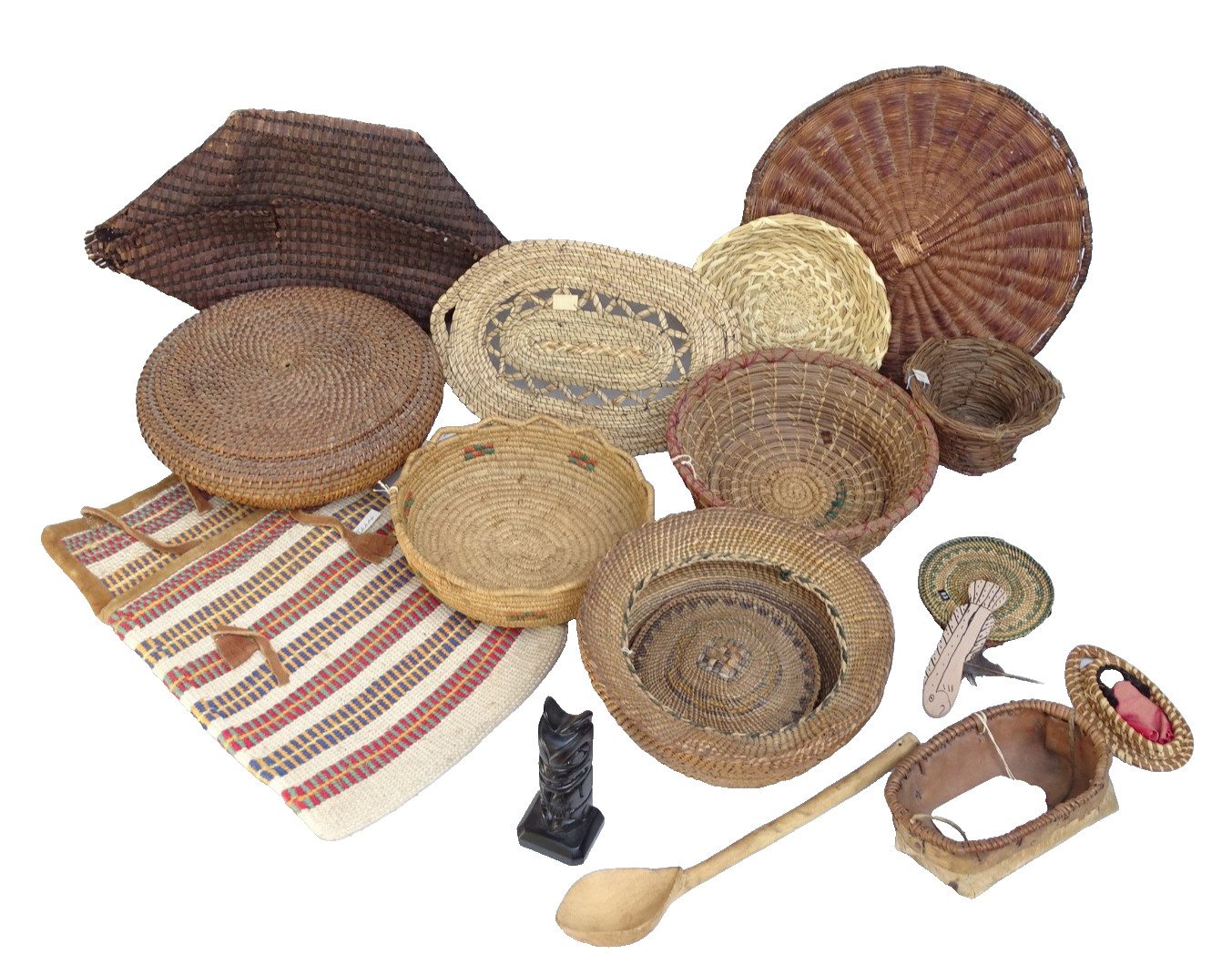 Box lot of mixed baskets, bag, carving and souvenirs