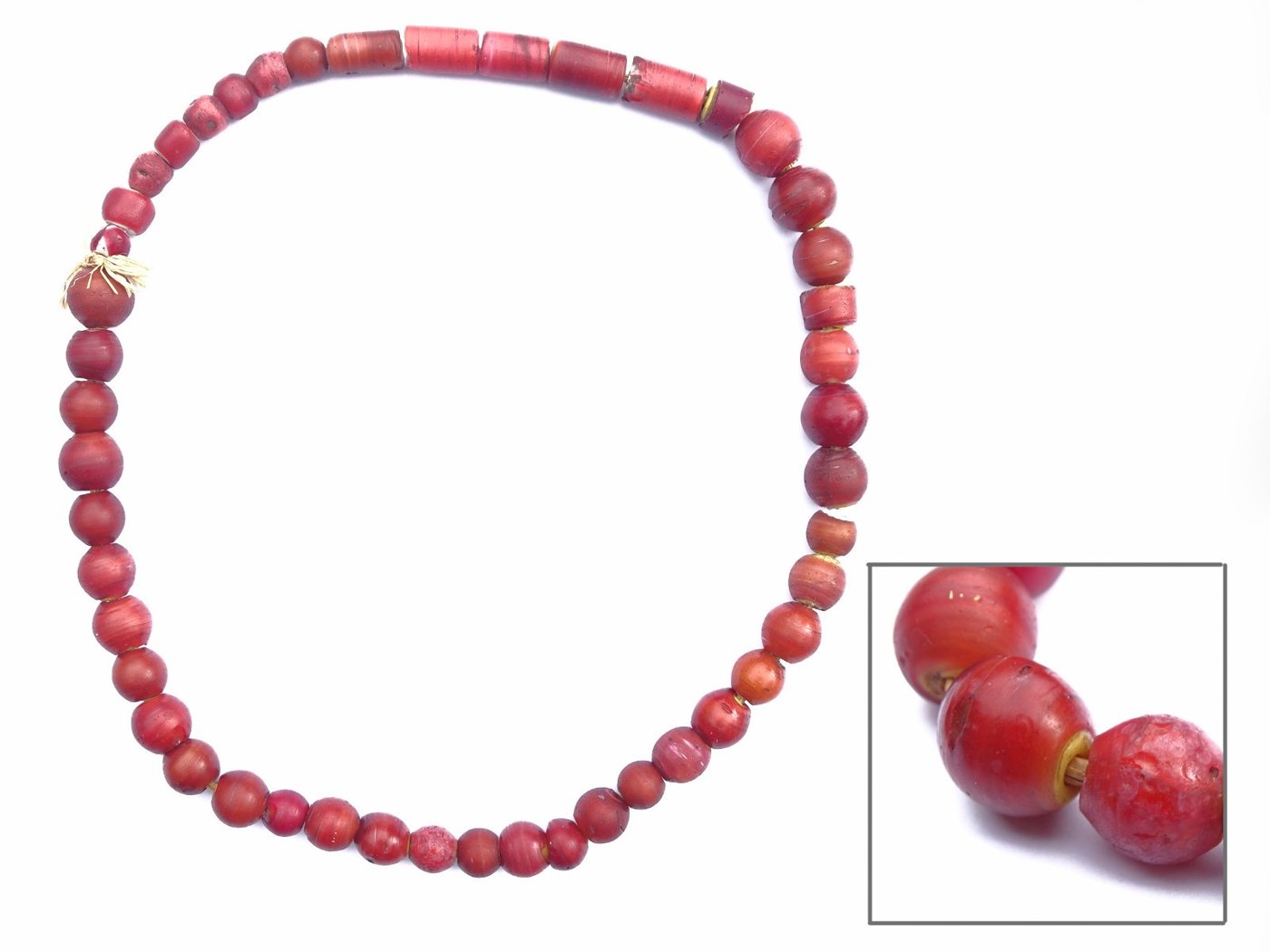 Cornaline d'Aleppo yellow-heart and white-heart bead strand