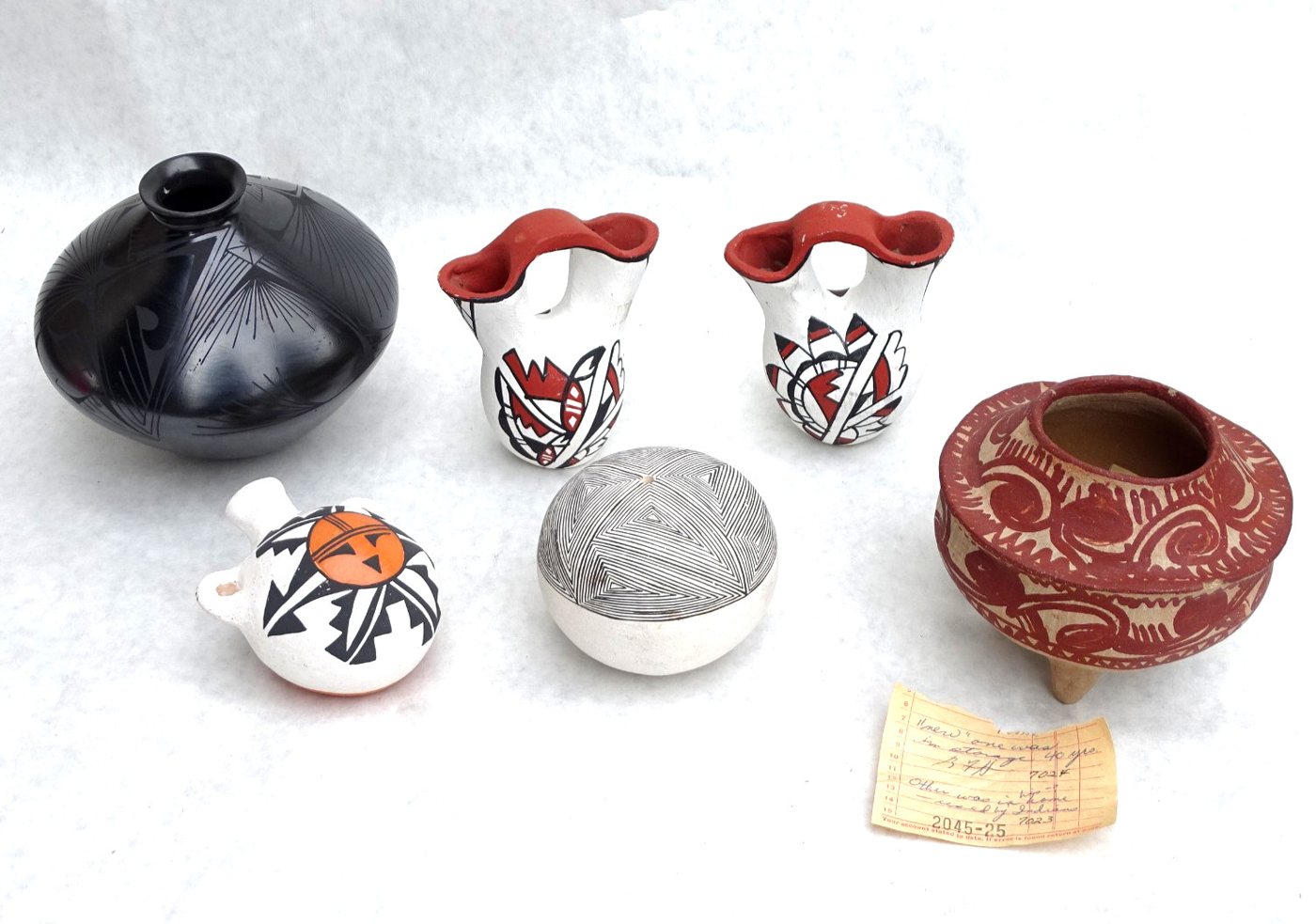 Six pieces of Southwest and Mexican pottery (Acoma, Mata Ortiz and others)